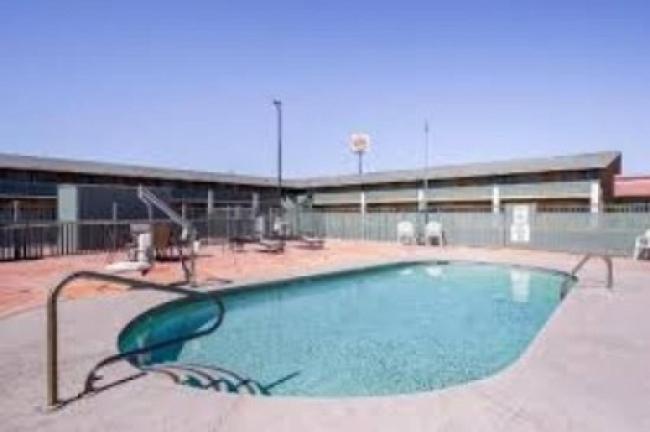 Hotel Pool